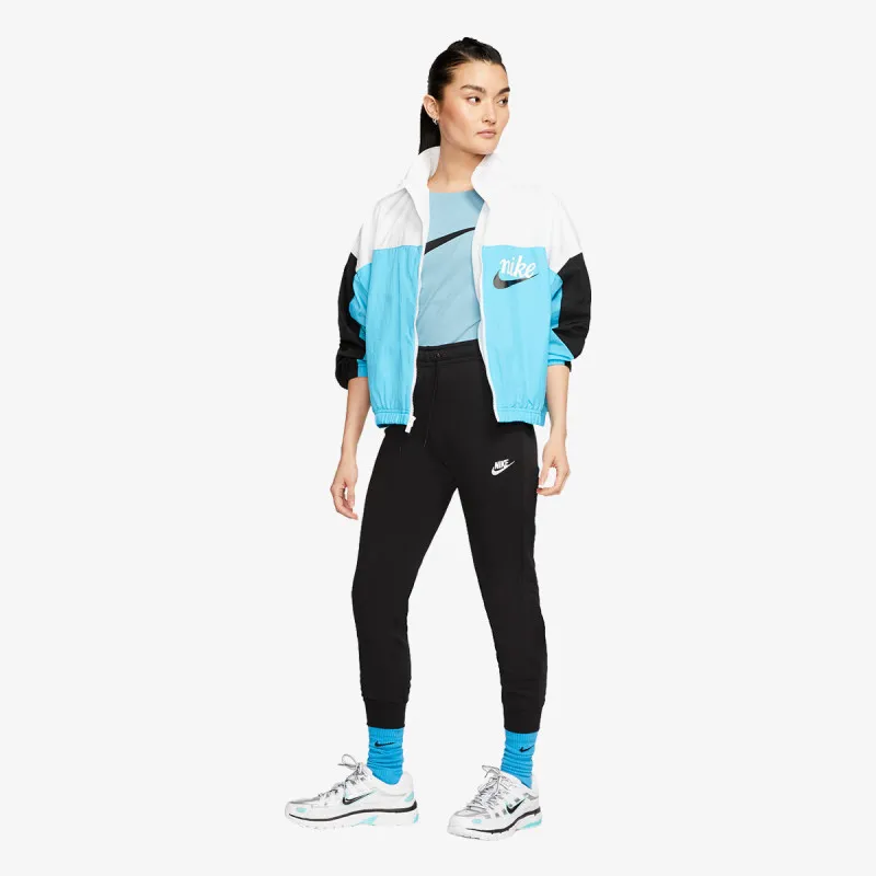 Nike Sportswear Essential