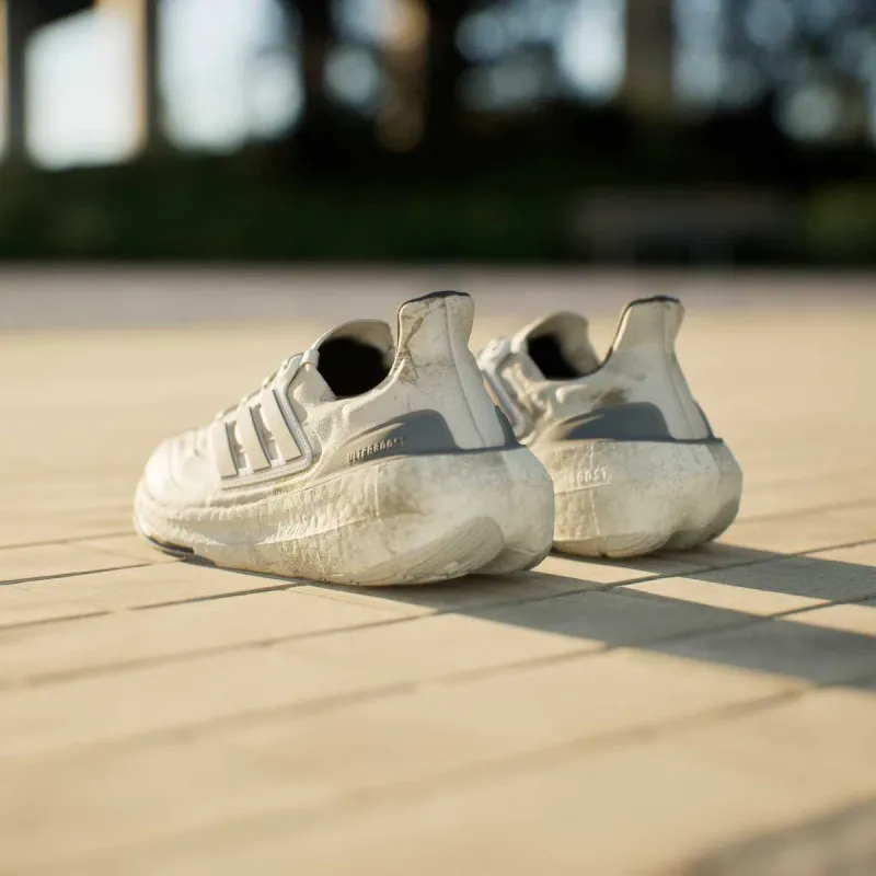 adidas ULTRABOOST LIGHT